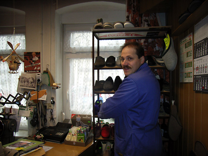 Der Schuhmachermeister Manfred Schulze