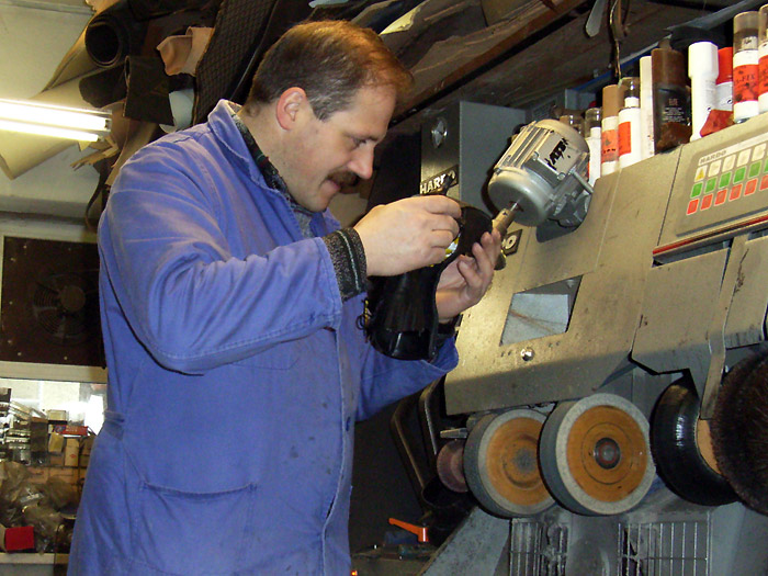 Der Schuhmachermeister Manfred Schulze